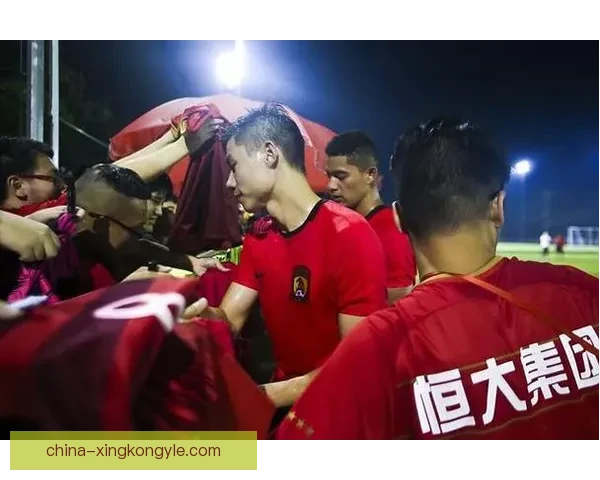 中超开幕战火爆两球一红